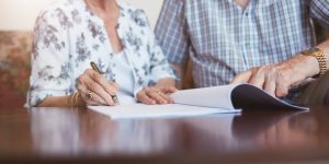 4 Tips to Help Aging Parents Manage Their Finances