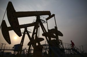 Oil prices rise, but post biggest weekly decline since March