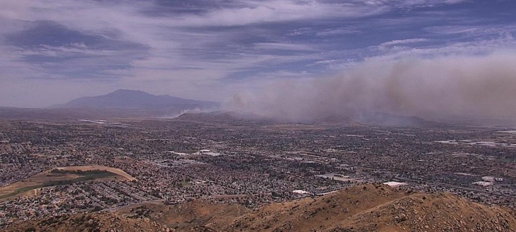 Fires Break Out in Southern California, Scorch Over 2,000 Acres